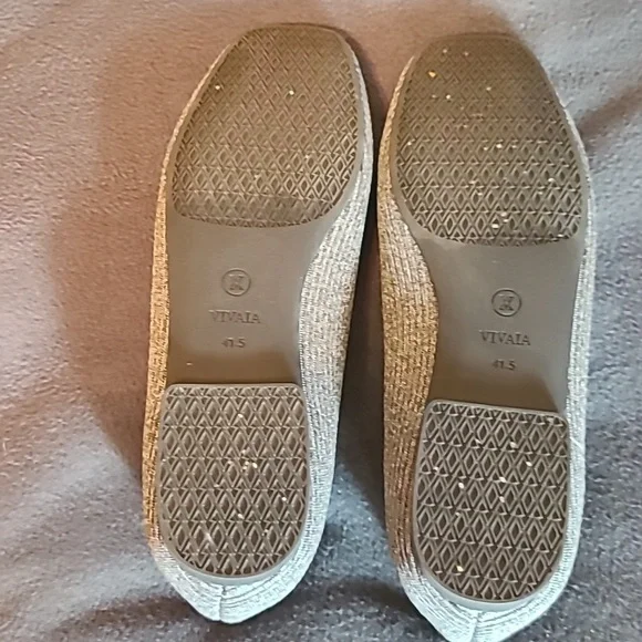 Vivaia Grey  Square-Toe V-Cut Flats (Margot 2.0) Size 41.5 - Picture 5 of 6